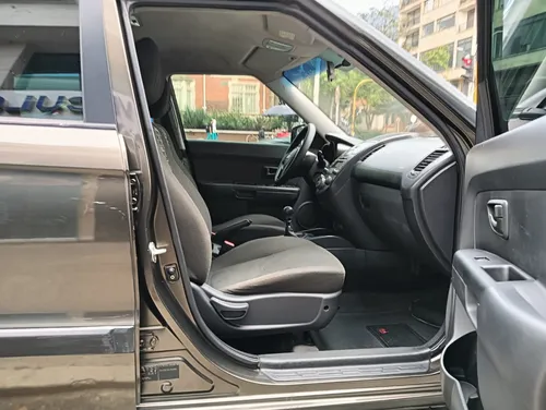 Kia Soul SOUL LX MT