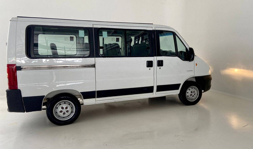 Imagem 4 de 11 de Citroën Jumper 2.3 Hdi Diesel Minibus 33m 3p Manual