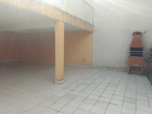 Excelente Sobrado Com Três Quartos,três Banheiros Uma Suite