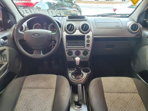 Imagem 7 de 15 de Ford Fiesta 1.0 Flex