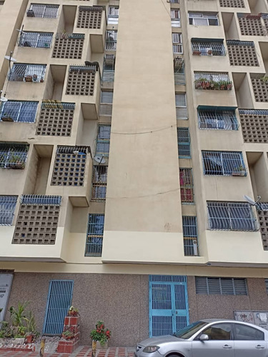 Se Vende Apartamento Detras De Miraflores    Altagracia