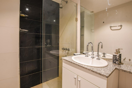 Imagen 17 de 23 de Departamento De 2 Dormitorios En Venta Con Cochera En El Centro De Rosario