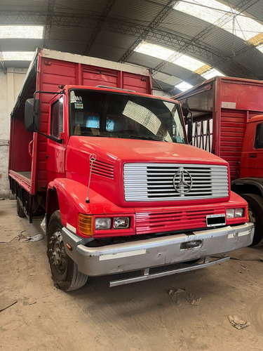 Mercedes Benz 1215 Con Caja