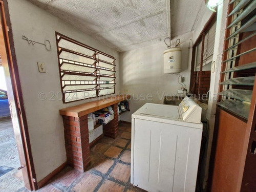 Gbf 25-2823 Vendo Encantadora Casa Con Terreno Barrio Sucre Oportunidad Única Llame Ya.