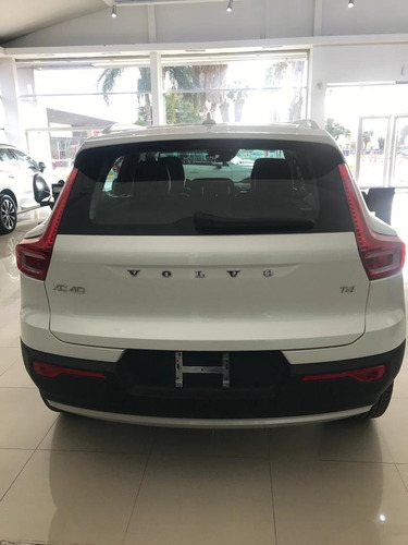 Volvo XC40 2.0t T4 Momentum Fwd