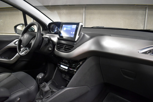 Peugeot 208 1.6 Feline