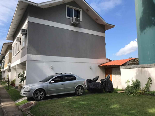 Casa De Condomínio À Venda Na Rua Santa América, Vargem Grande, Rio De Janeiro - Rj - Liv-9692