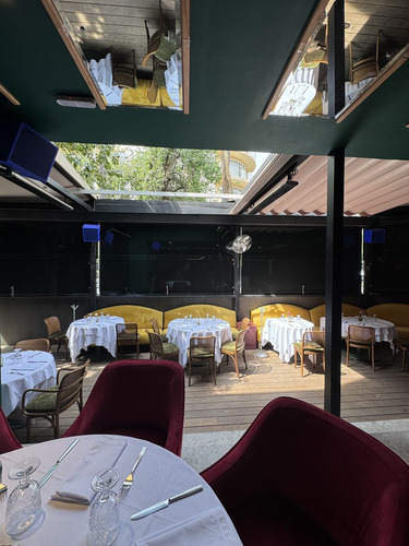 Se Traspasa Local En Mazarik Con Licencia De Alcohol Para Restaurantes