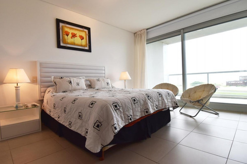 Departamento Frente Al Mar En Alquiler - Playa Brava