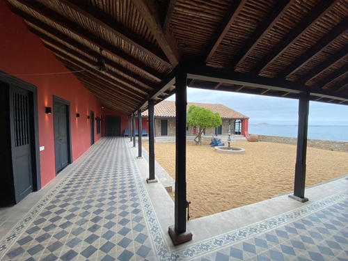 Casa Colonial Sobre Playa Algarrobo, 22 Personas.