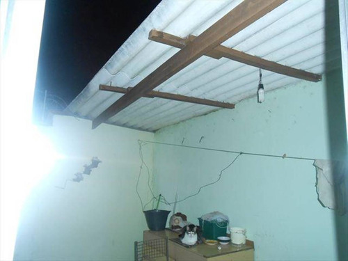 Imagem 7 de 13 de Casa Isolada 02 Dormitorios Jardim Rio Negro Sao Vicente Com Estrutura Para Sobrado Garagem Para 02 Autos Muito Bonita Esta Casa Próximo Ao Mercado Cuca (antigo) Venha Conferir. - Hm1439