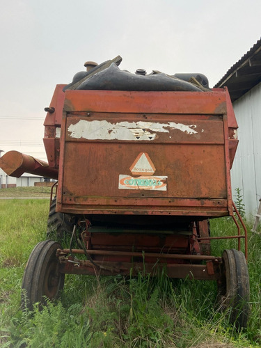 Imagem 5 de 8 de Colheitadeira De Milho - Massey-ferguson
