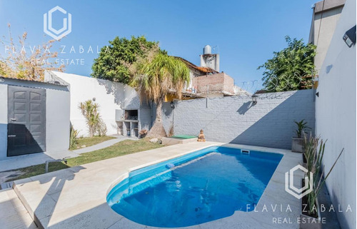 Venta Casa Tres Ambientes Con Pileta Y Jardín En Ituzaingo