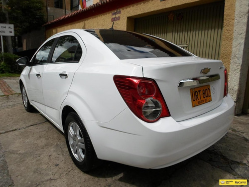 Imagen 15 de 15 de Chevrolet Sonic Lt Mecánico Sedán