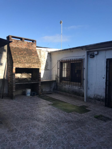 Imagen 13 de 14 de Casa La Blanqueada Bajo Precio. Oyen Ofertas
