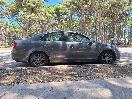 Volkswagen Vento 2.5 Advance 170cv