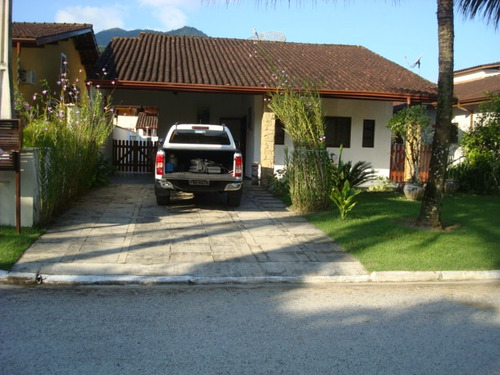 Ampla Resid. 3 Dorm. Sendo Uma Suíte Em Condomínio Fechado - Ubatuba L. Norte Sp - Rod. Oswaldo Cruz 4758,