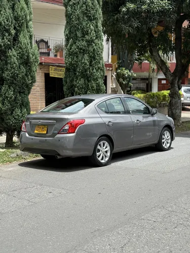 Nissan Versa 1.6 Advance