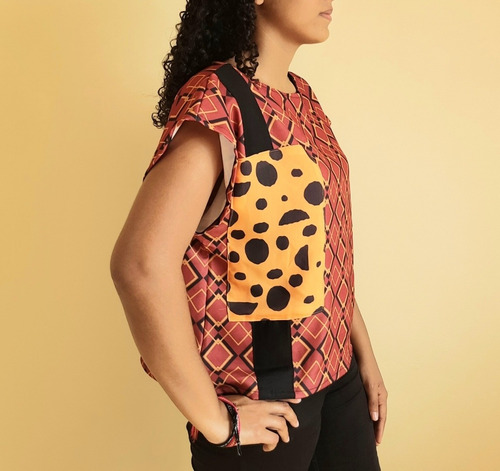 Imagem 4 de 7 de Blusa Cropped Feminino Tecido Mia