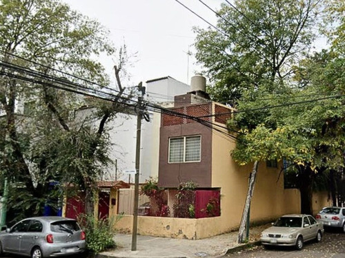 Casa En Remate Ubicada En Colonia Del Carmen, Coyoacán, De Cuatro Recamaras Vm