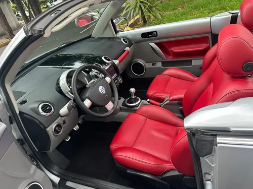 Volkswagen Beetle 2.0 Cabrio Turbo 5vel Piel Mt