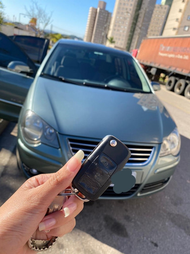 Volkswagen Polo Sedan 2011 1.6 Vht Comfortline Total Flex 4p