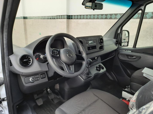 Mercedes-benz Sprinter 2021 2.1 415 Combi 3665 150cv 15+1 Te