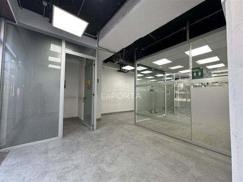150 Uf / Local Comercial / Las Condes