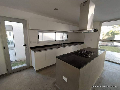 Imagen 21 de 21 de Housing La Carolina Village 3 Dor 3 Bños Oportunidad