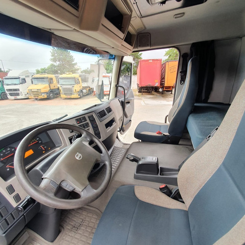 Imagem 12 de 14 de Caminhão Bitruck 8x2 Volvo Automatico Ishift Vm 330 Rs