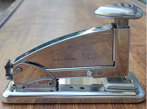 Engrampadora Scout 202 (vintage-funcional)