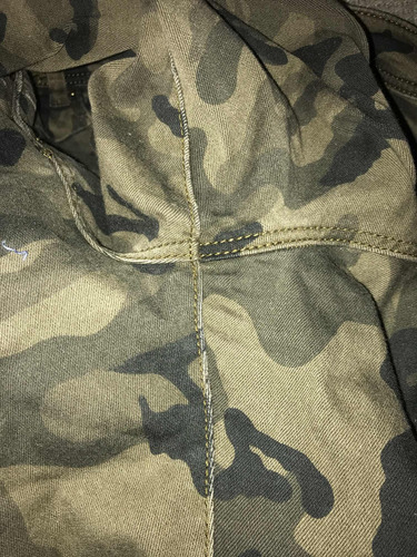 Sexy Pantalón Camuflaje Stradivarius C R O P P E D (Usado)