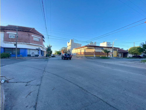 Latorre Prop. Vende Local Con 2 Viviendas | Zona Hpc