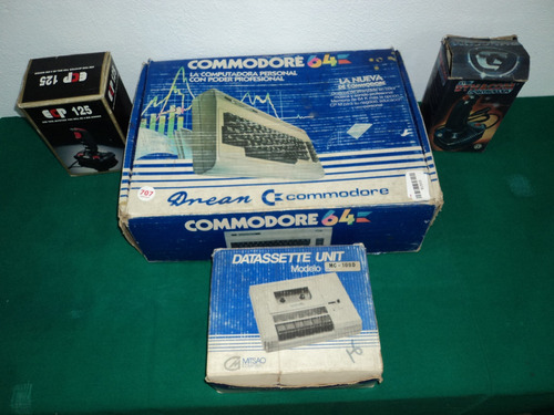 Computara Commodore 64 + Datassette Unit + 2 Joystick Retro