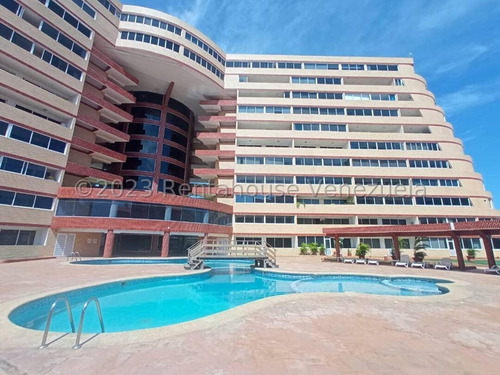 Amplio Apartamento En Venta, Excelente Ubicación, Urb Costa Azul. Isla De Margarita. Cao