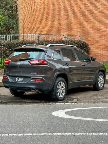Jeep Cherokee 3.2 Longitude Plus