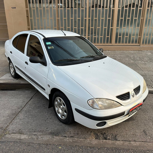 Renault Megane 1.9 I Tric Pack Plus