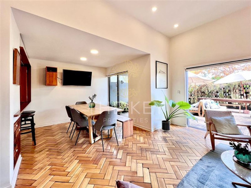 Casa En Venta De 5 Dormitorios Y Piscina - Ñuñoa