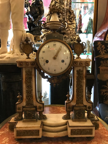 Antiguo Reloj Francés Del Siglo Xviii En Mármol Y Bronce