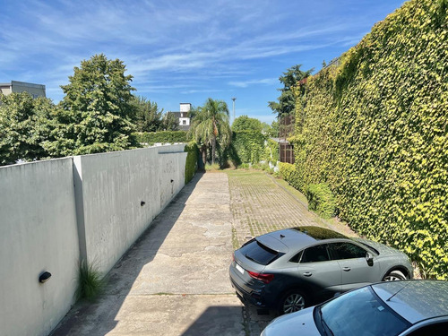 Imagen 12 de 30 de Importante Local Comercial En 2 Plantas Con Cocheras, En Las Lomas De San Isidro.