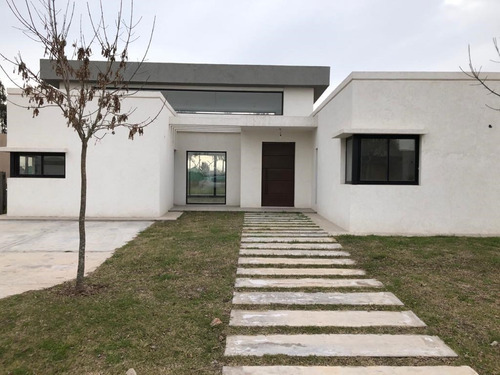 Imagen 2 de 16 de Casa En Venta En San Rafael, Villanueva, Tigre