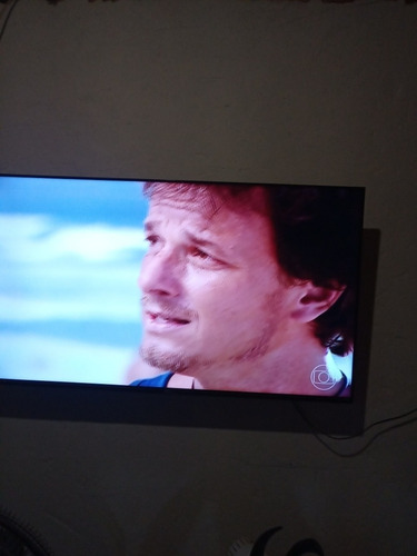 Imagem 1 de 2 de Vendo Tv 50 Polegadas 4 K Smart Tenho Nota Controle Não Tem