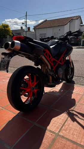 Hypermotard 796, Titular Vende Por Viaje
