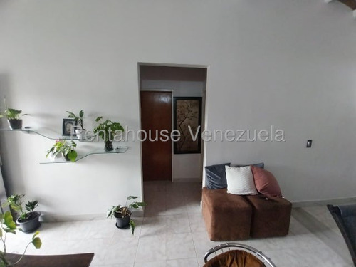 N&m Casa En Venta En Zona La Piedad Sur Cabudare Moderno