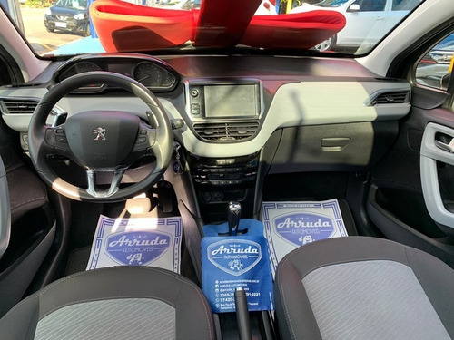 Imagem 6 de 10 de Peugeot 208