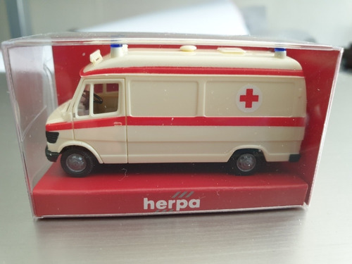 Imagen 1 de 6 de Ambulancia En Miniatura, Mercedes Benz Herpa Escala H0 207 D