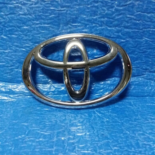 Emblema De Parrilla Hilux 2006 Al 2015 Original Toyota
