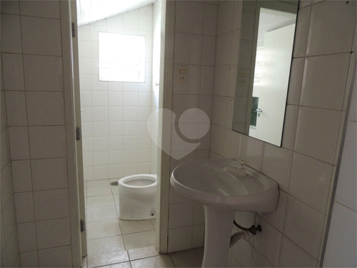 Imagem 26 de 29 de Sobrado Comercial Com Várias Salas E Agradável Jardim./ Locado - Reo514108