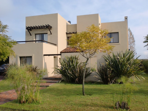 Casa  En Venta En Talar Del Lago 2, General Pacheco, Tigre