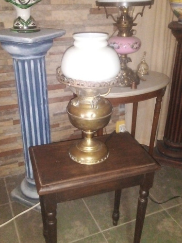 Lámpara Antigua De Bronce Y Opalina 38 Cm